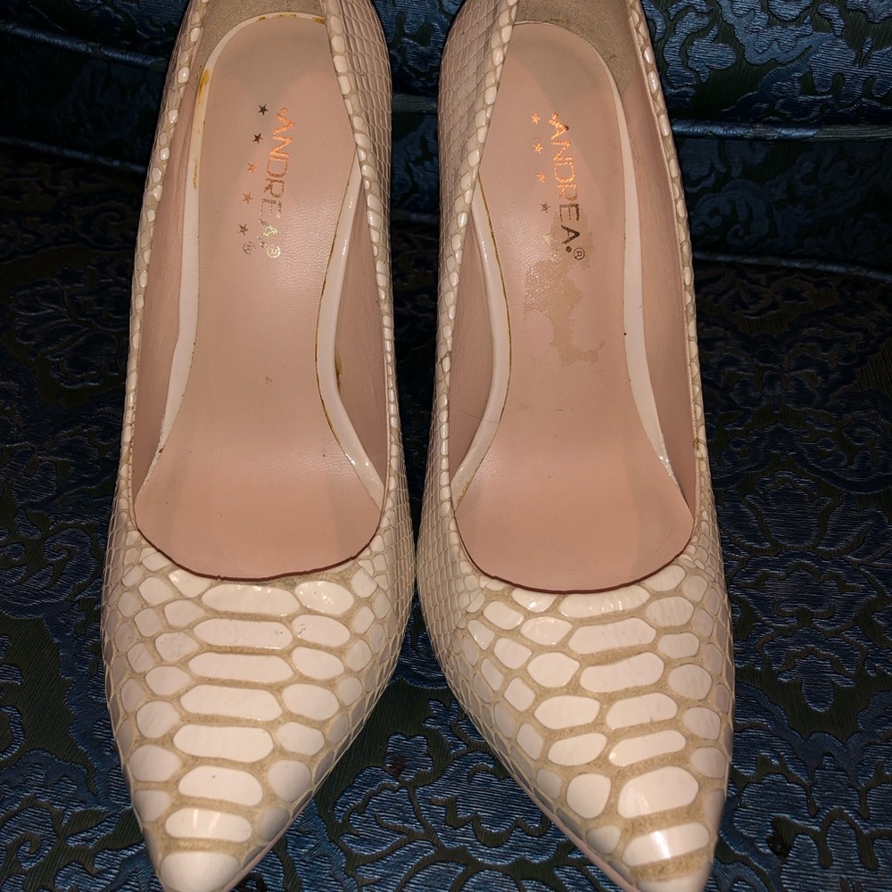 Andrea Pumps